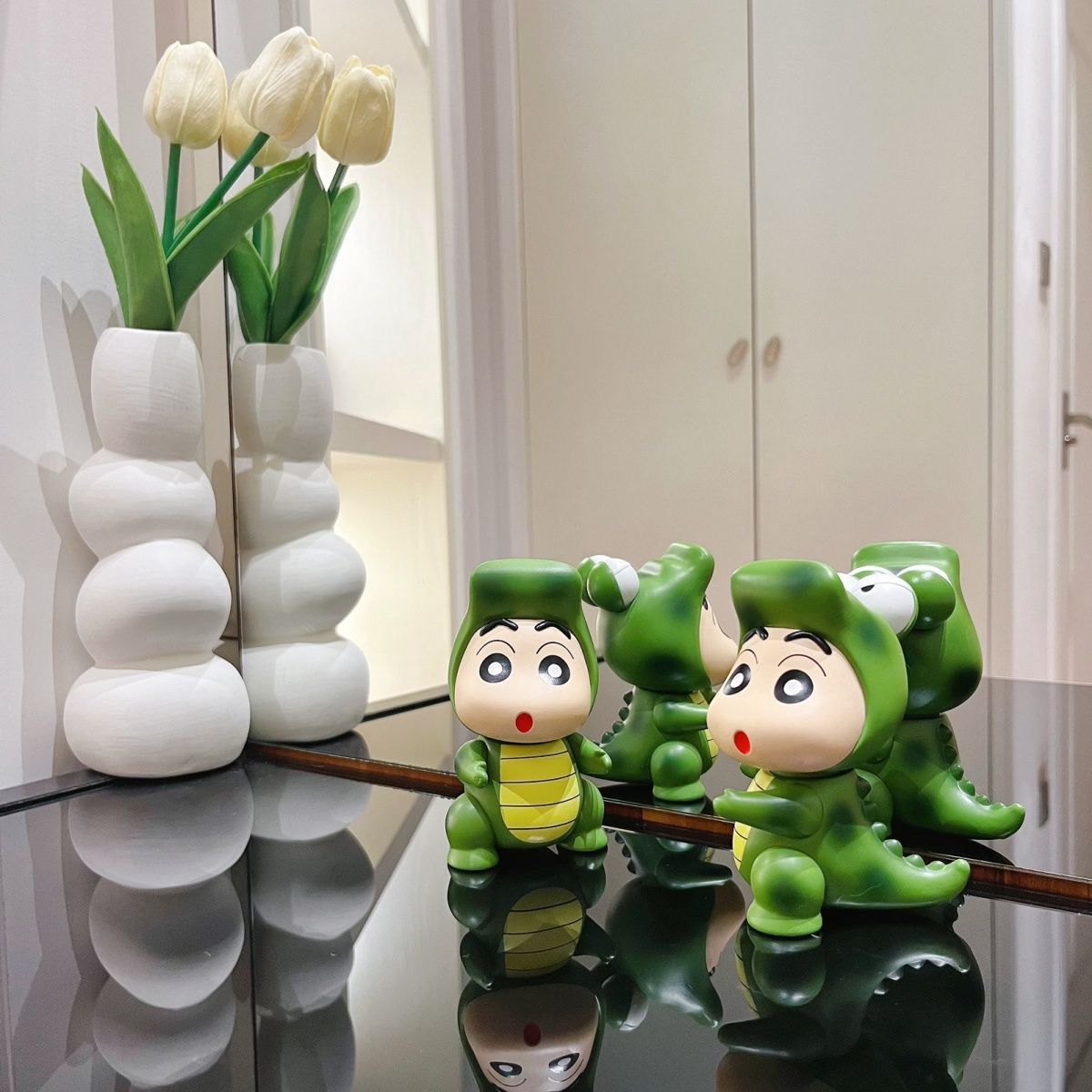 Crayon Shin-chan figurine in a - Home Office Design review and price